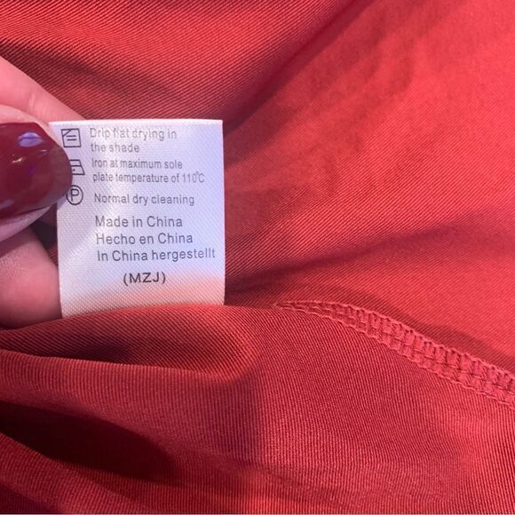 Ekouaer Maroon Golf Skort Size Large - Picture 11 of 13